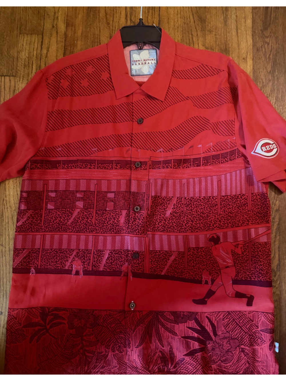 Tommy Bahama Cincinnati Reds Baseball Short-Sleeve Button-Up Shirt Size L